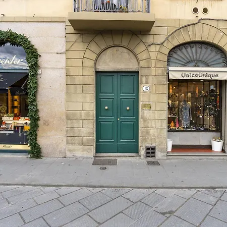 Acciaiuoli 18
