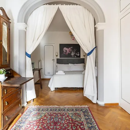 Acciaiuoli 18 Daire Floransa