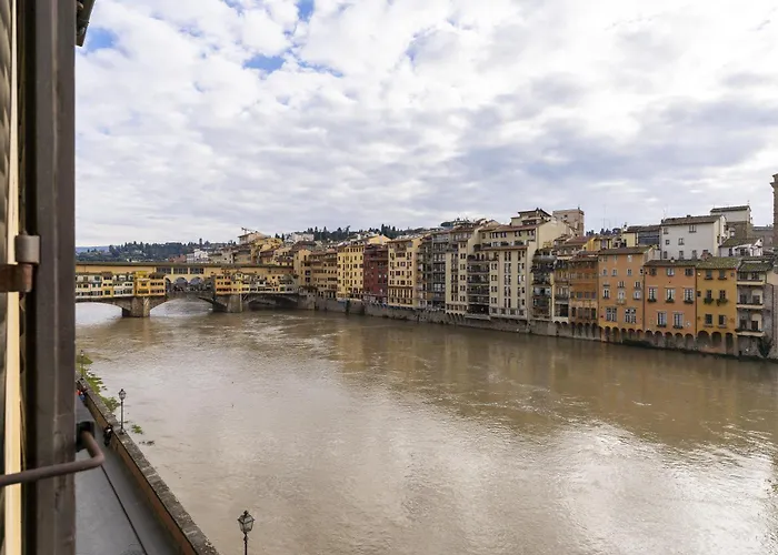Acciaiuoli 18 Florence